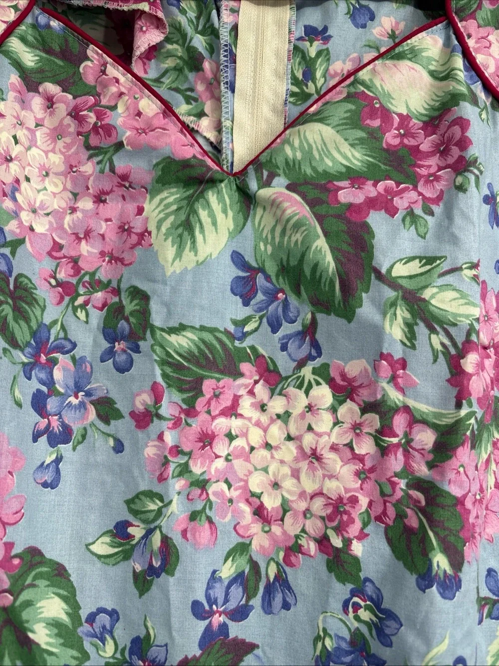 Sz 8 Floral Hydrangea Dress with Puff Sleeves - Pink on Light Blue